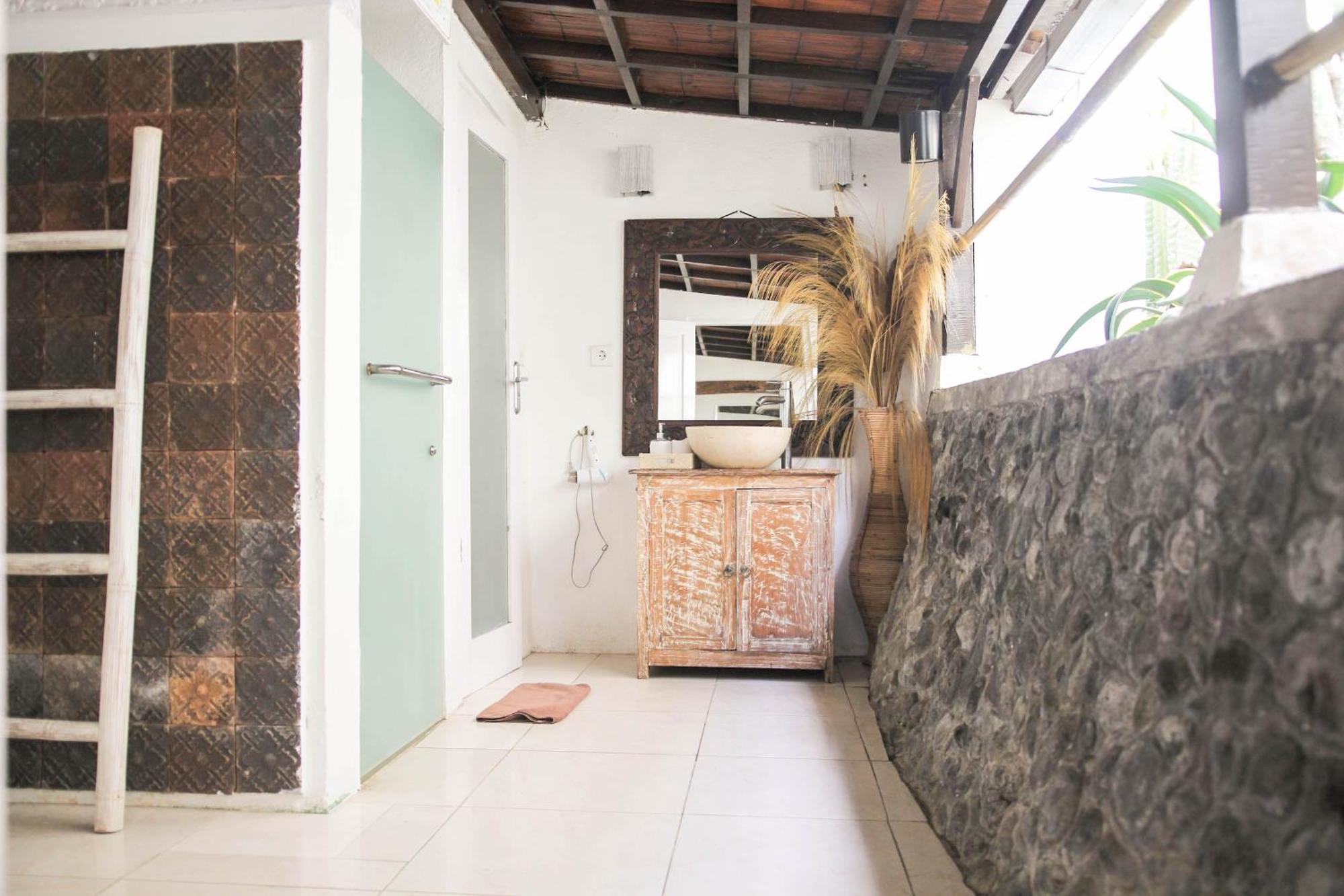 Mondo Surf Village Canggu  Phòng bức ảnh